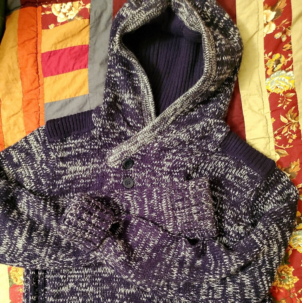 Sweatshirt